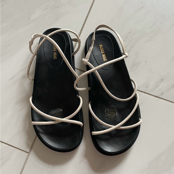 Alias Mae Platform Strappy Sandals - Picture 5 of 7